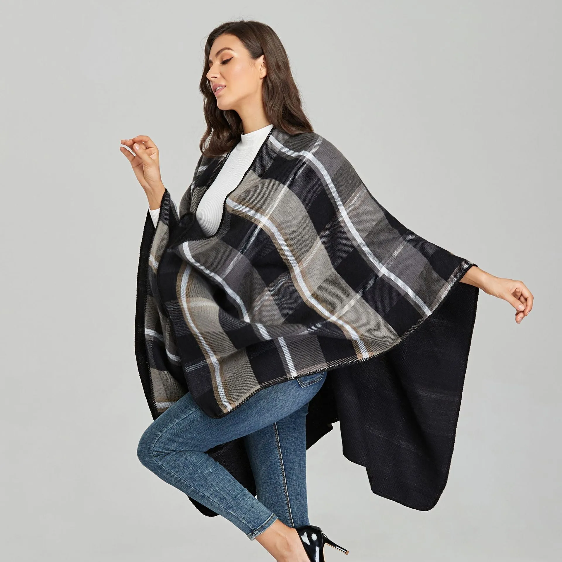 Women's Check Poncho Black & Gray